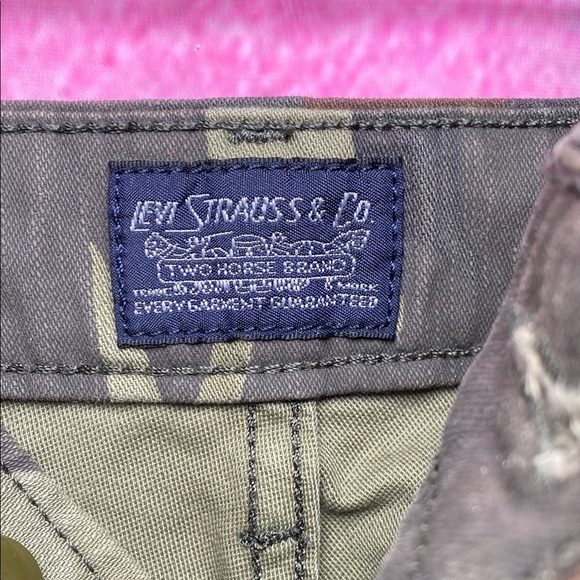 Levi Strauss & Co Men's Camo Shorts MultiPocket Green Size 29 Original Button - Picture 6 of 11